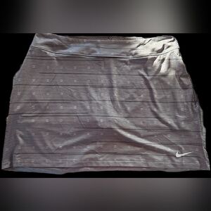 NWOT Nike Dri-Fit Gray & Black Striped Skort Skirt Size Large Womens
